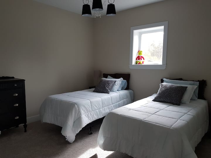 يمكن تحويل الأسرّة المزدوجة إلى سرير كبير