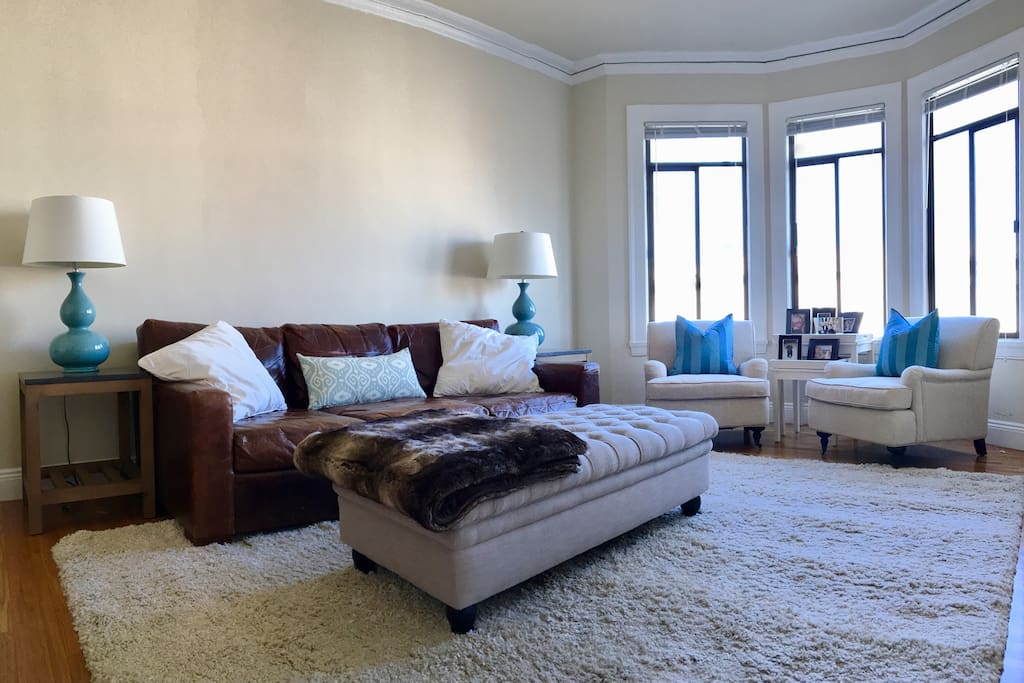 Huge living room with Xfinity and 55'' LED TV