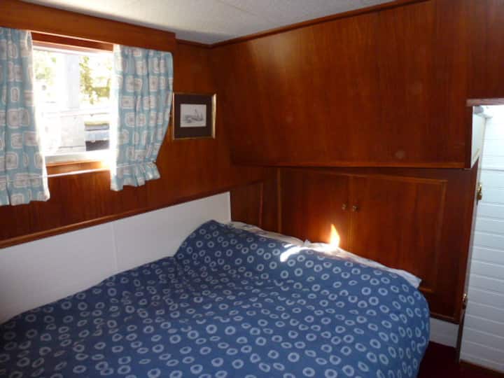 Double bed in the master cabin