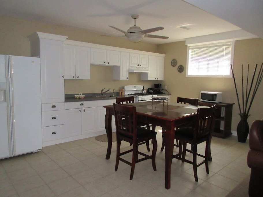 Fully equipped kitchen