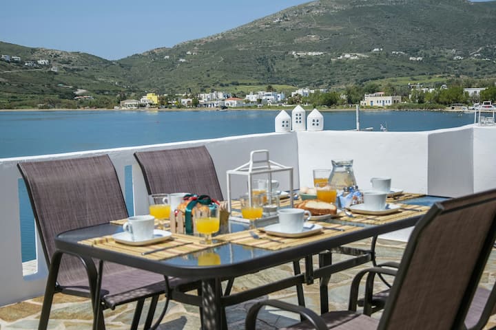 The Veranda of Gavrion - Deluxe Cycladic House