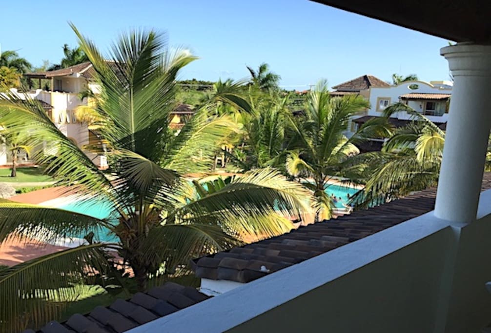 vista piscina da terrazzo