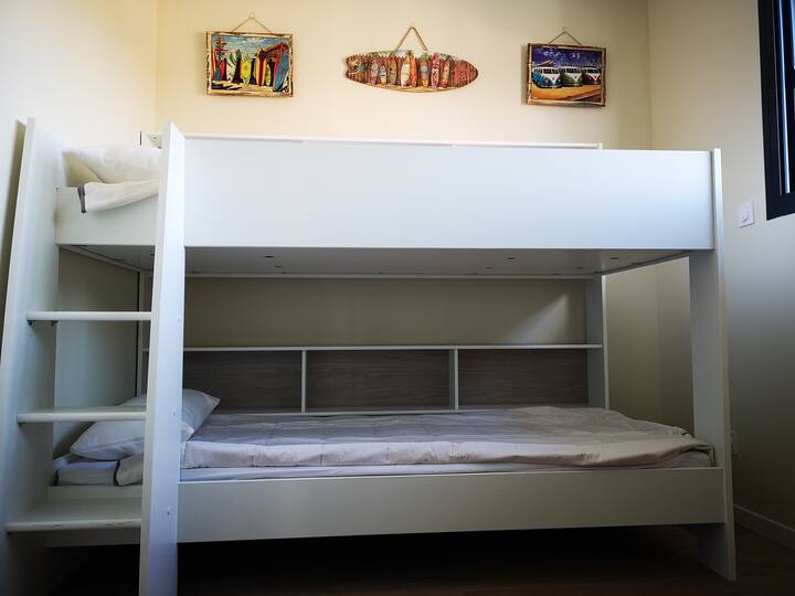 可欣赏森林景观的儿童房