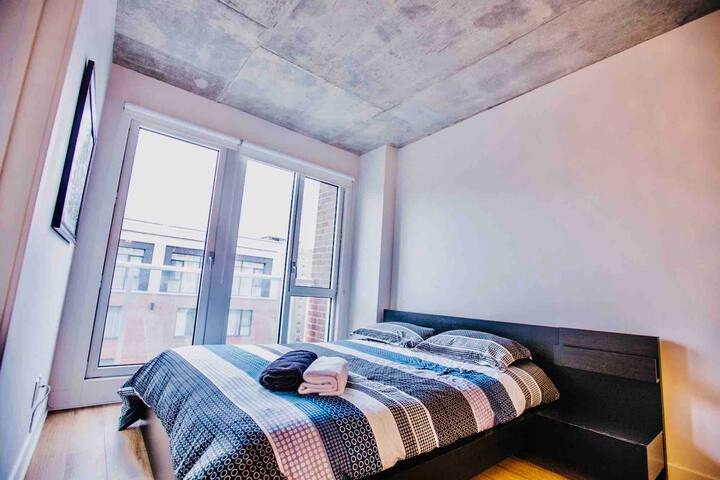 ACE LOCATION - COUPLE’S GETAWAY - EASY CHECK-IN