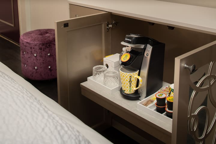 Staypineapple managed Airbnb listing 3