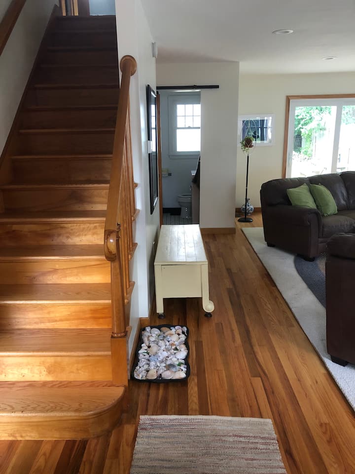 Cozy Cape,  Walking Distance To Everything - Watkins Glen, NY