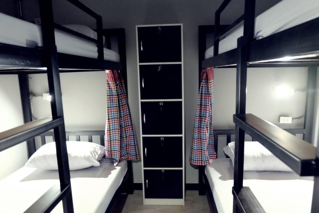 4-bed dorm room