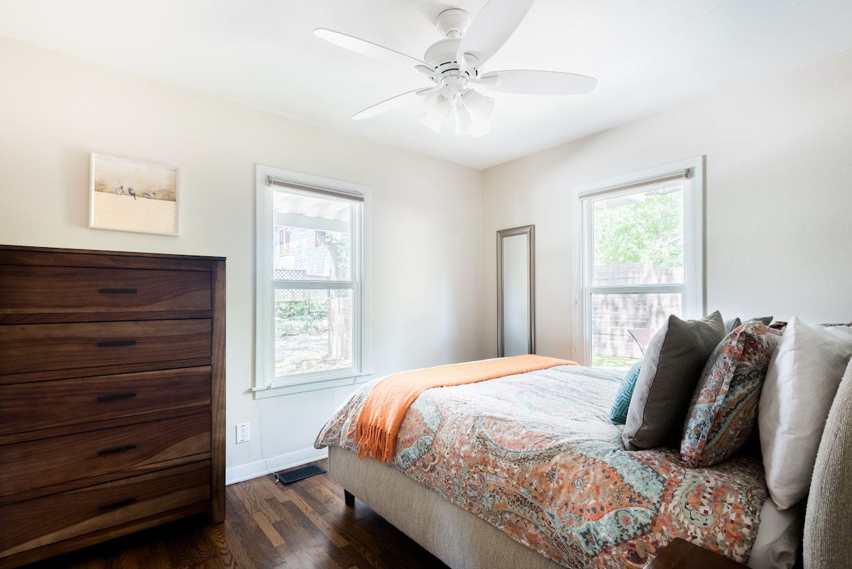 A Modern Spin on a Cozy '50s Home in Bouldin Creek
