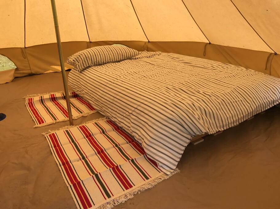 Double bed with two pillows