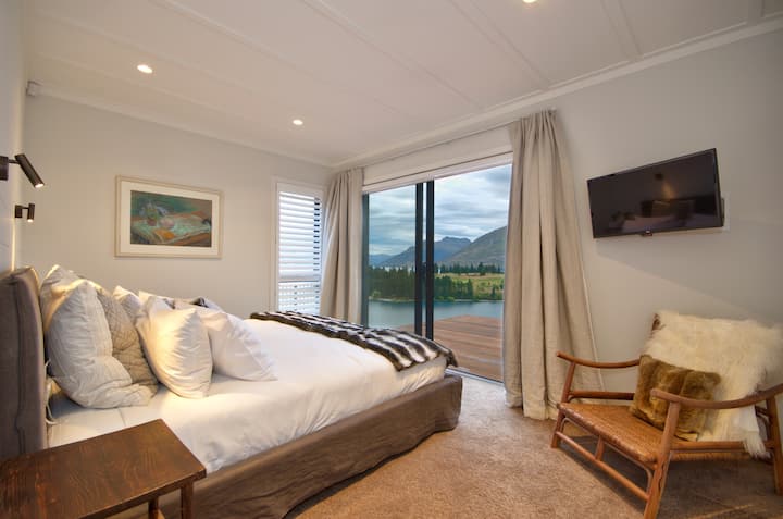2nd Master bedroom with en-suite shower room