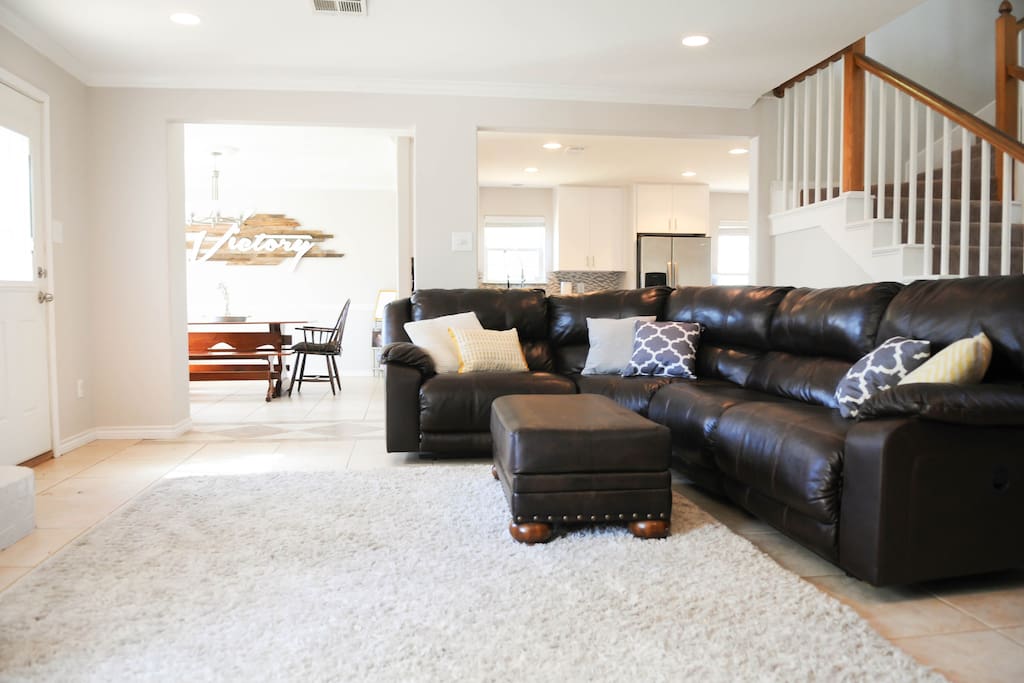 Open living area with 48" flatscreen tv with TiVo with available Netflix streaming