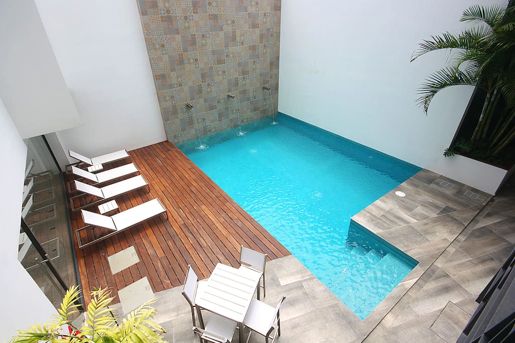 Other pool, isn't that amazing?