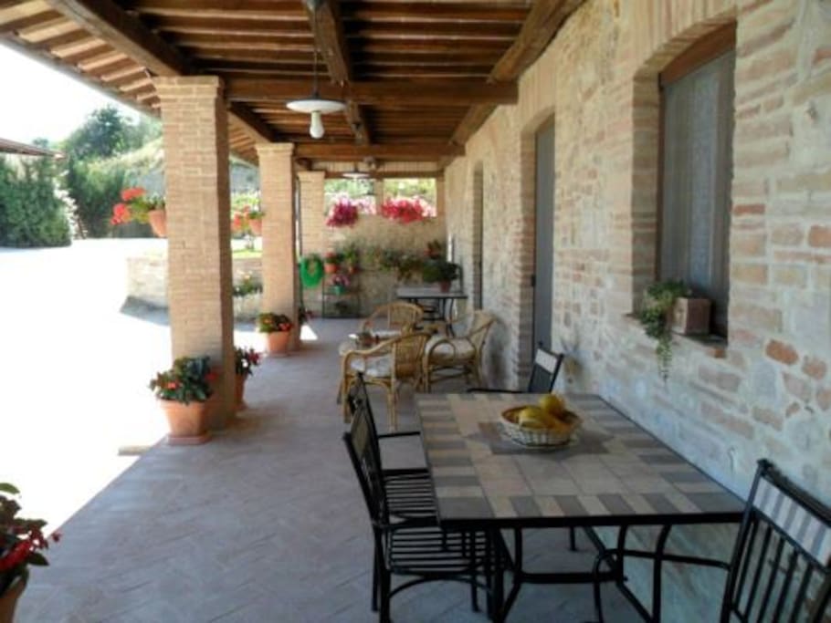 Portico con ingresso