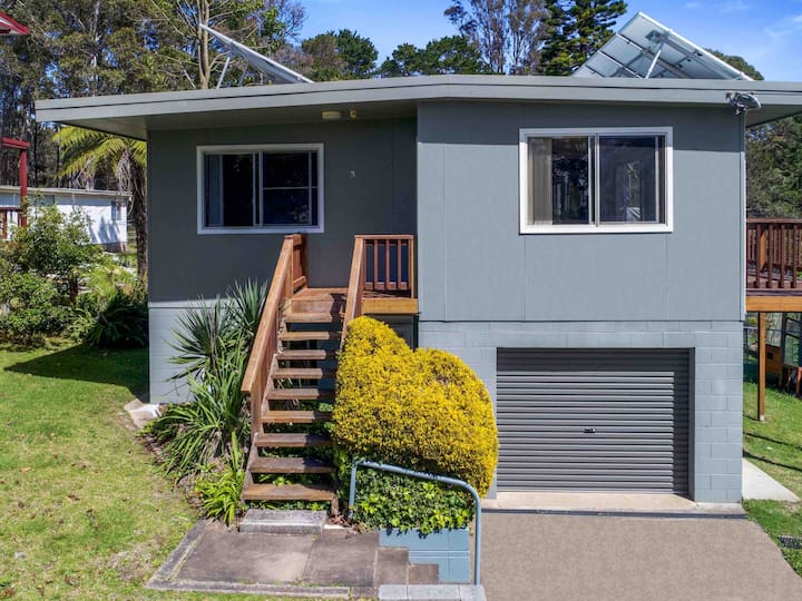 60s Beach House Dalmeny Houses for Rent in Dalmeny, New South Wales