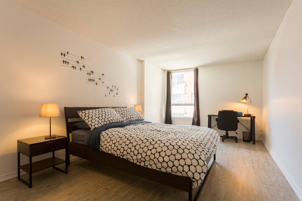 Comfortable queen bed