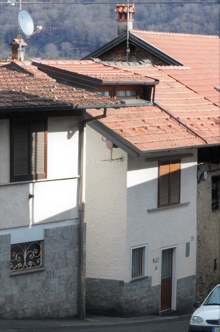 Esterno della casa - ingresso su Via Torino