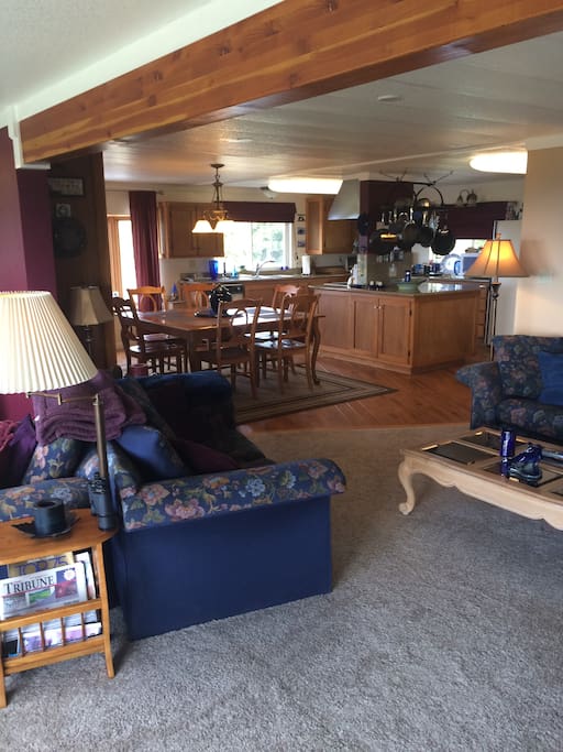 Living room looking to
Dining Area ... Seats 6