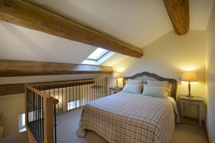 cocoon
bed room
king size bed