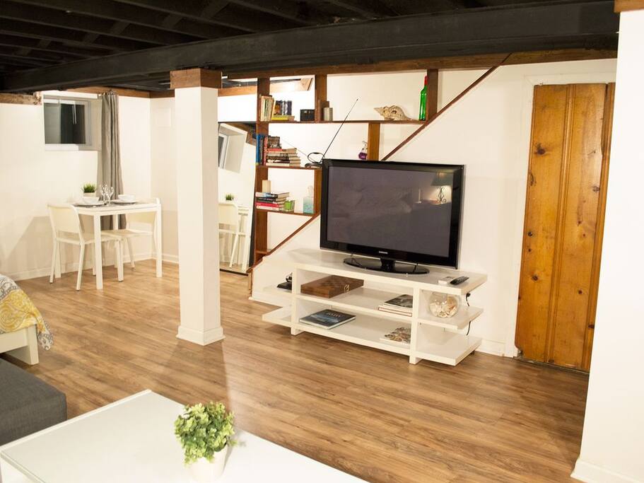 Quiet and private Petworth studio