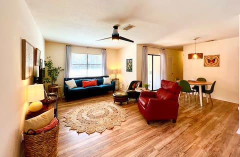 Boho 2 Bedroom Condo near Interstate 10 Daphne,AL