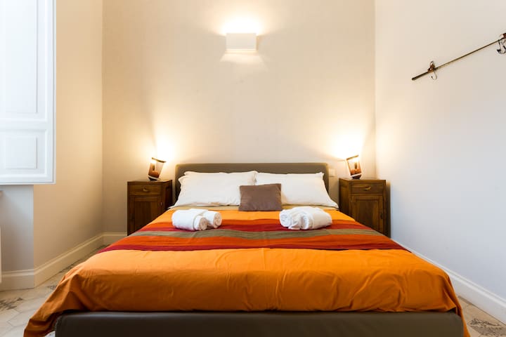 Un grande appartamento di design, Casa Minerva al Pantheon. gallery image 2