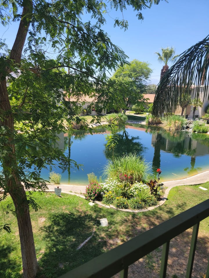 Cathedral City Townhouse W/ Lake View (30+ Nights) - Cathedral City, CA