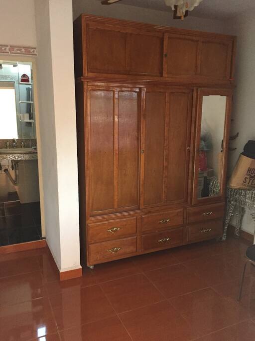 Closet y mini estancia