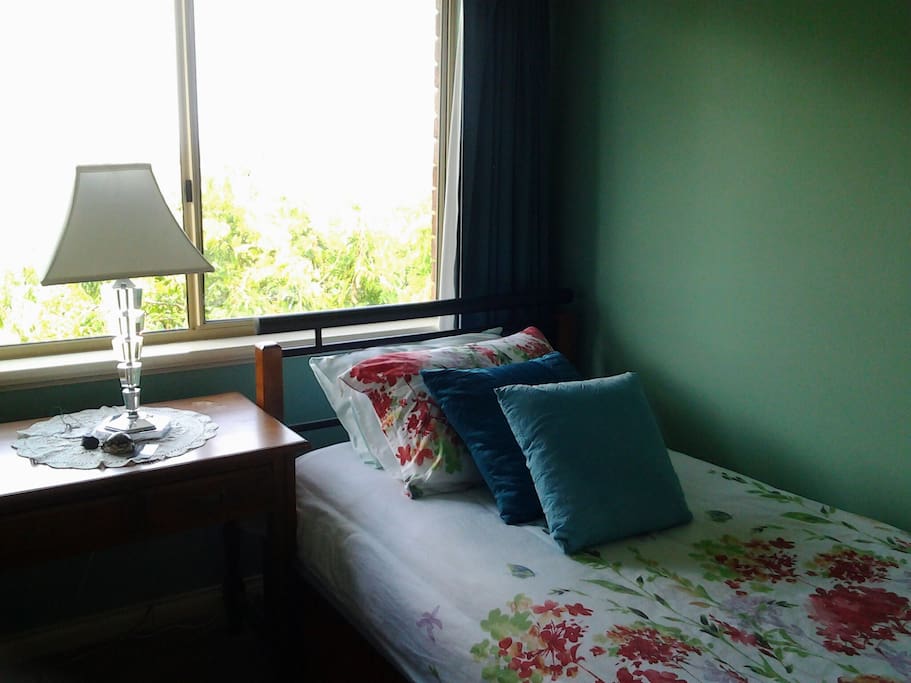 Single room with desk