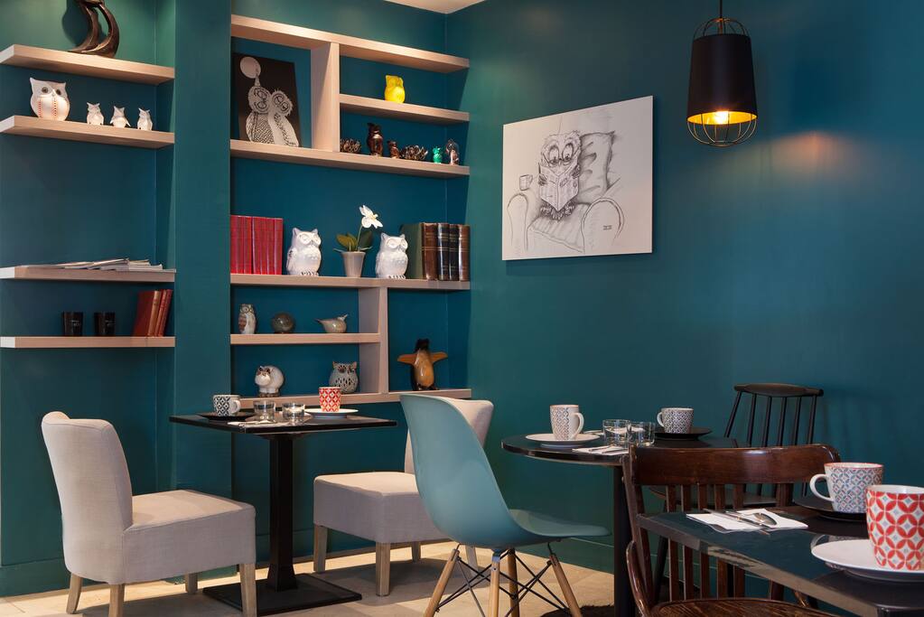 Un espace salon de l'hôtel pour se détendre