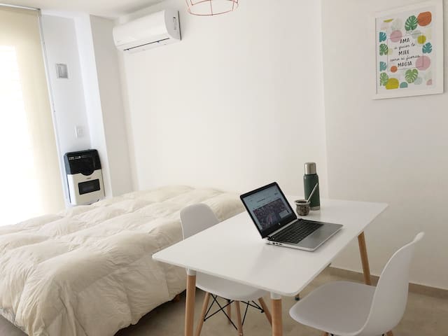 Estudio a estrenar a metros de Boulevard Oroño