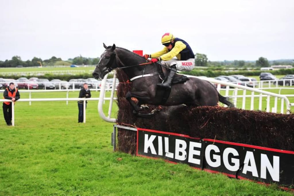 Racing at Kilbeggan racecourse