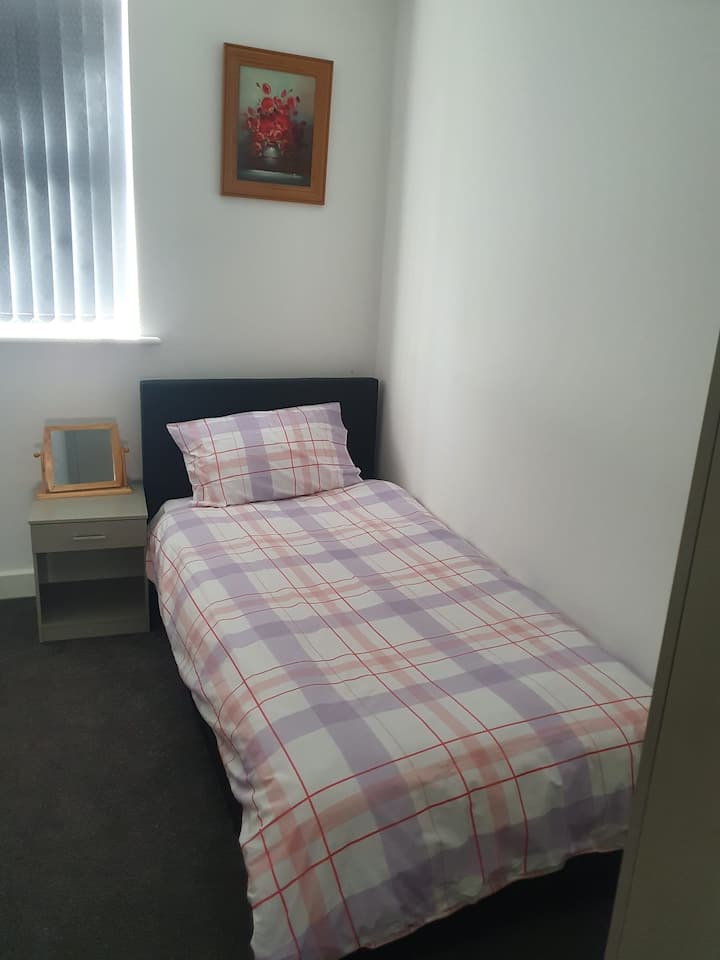 غرفة النوم 2