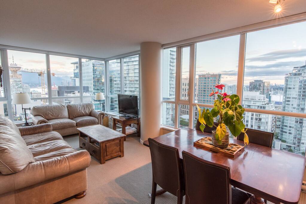 Dining / Living Room