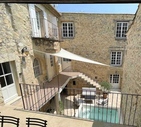 Charming house with hot tub