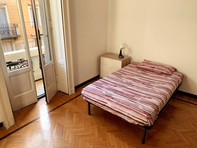 Castleglass Room / Stanza singola Castelvetro