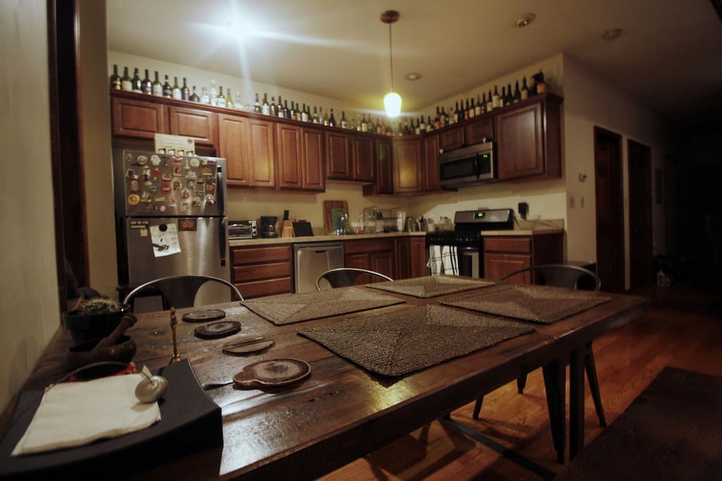 Kitchen and dining table!