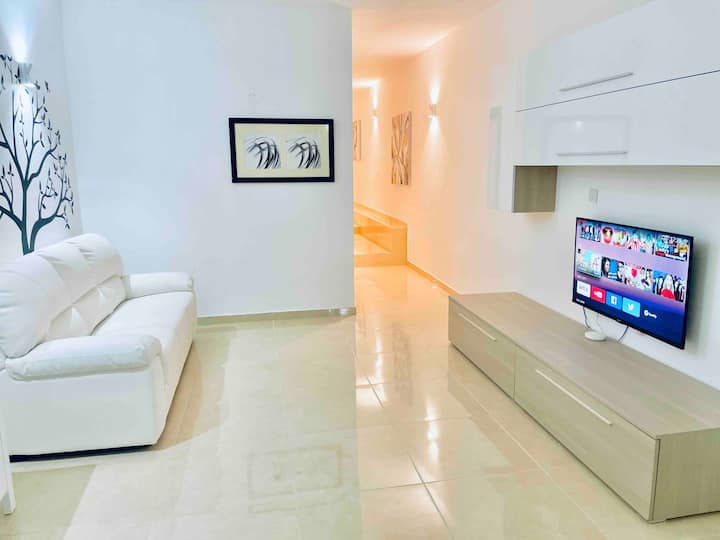Waterfront Apartment - Malte