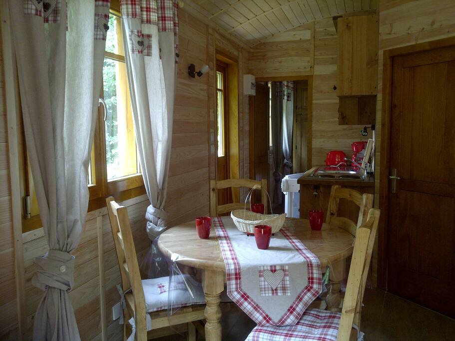 Intérieur séjour/coin cuisine