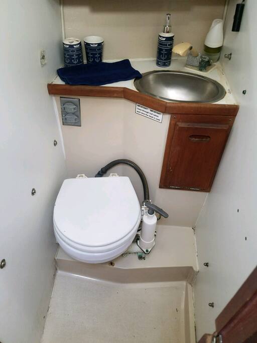 Head (bathroom)