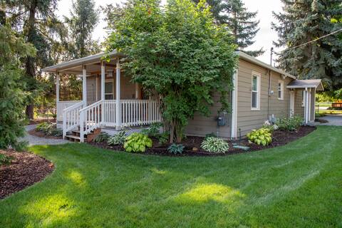 A Retreat From The City - The Little Farmhouse