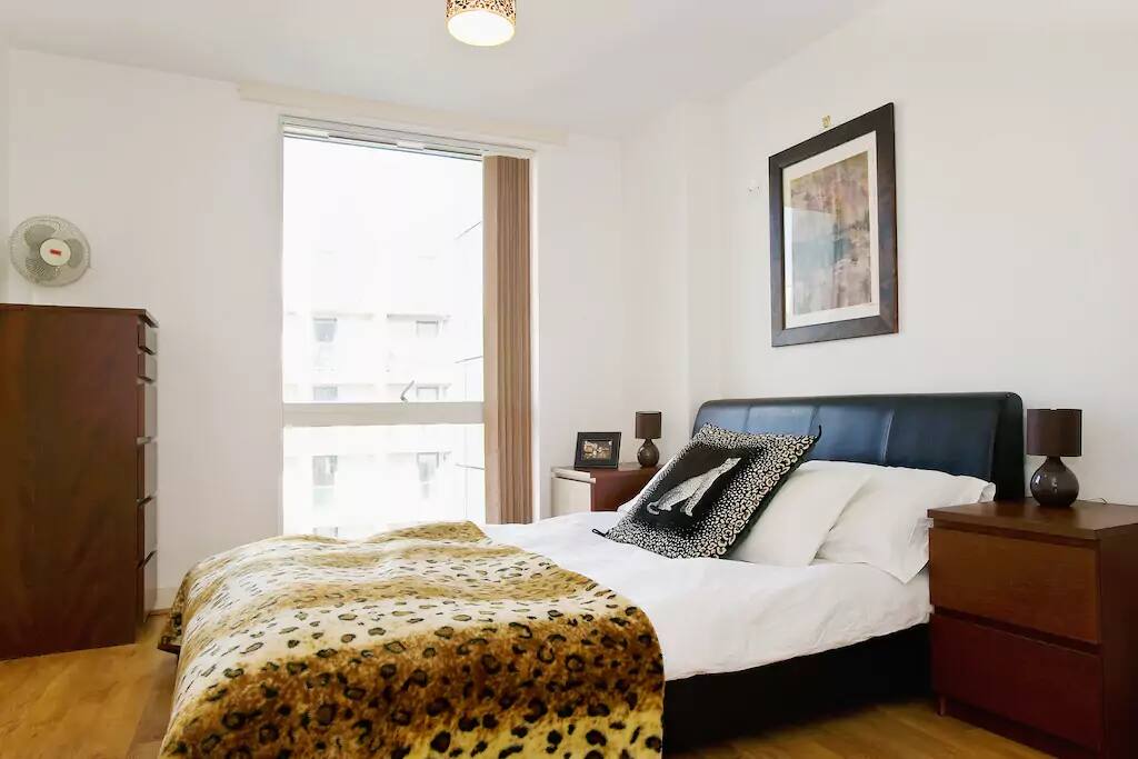 Master bedroom with en suite bathroom