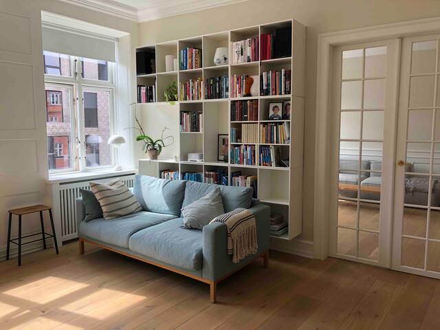 Central, spacious, cosy Scandinavian apartment gallery image 3