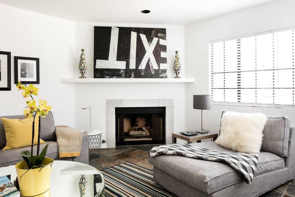 Gas fireplace
