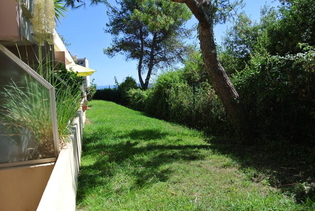 Terrasse ensoleillée sans vis à vis