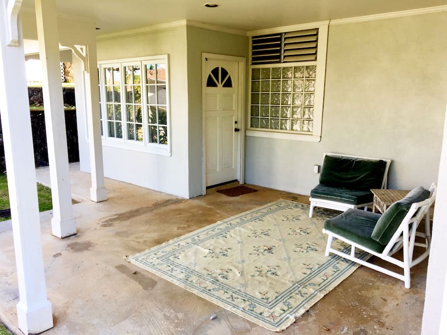 Covered lanai to relax outside and entrance to the studio unit.