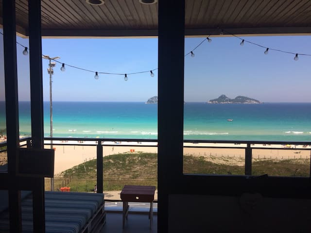 Modern apartment with a view of the sea.
