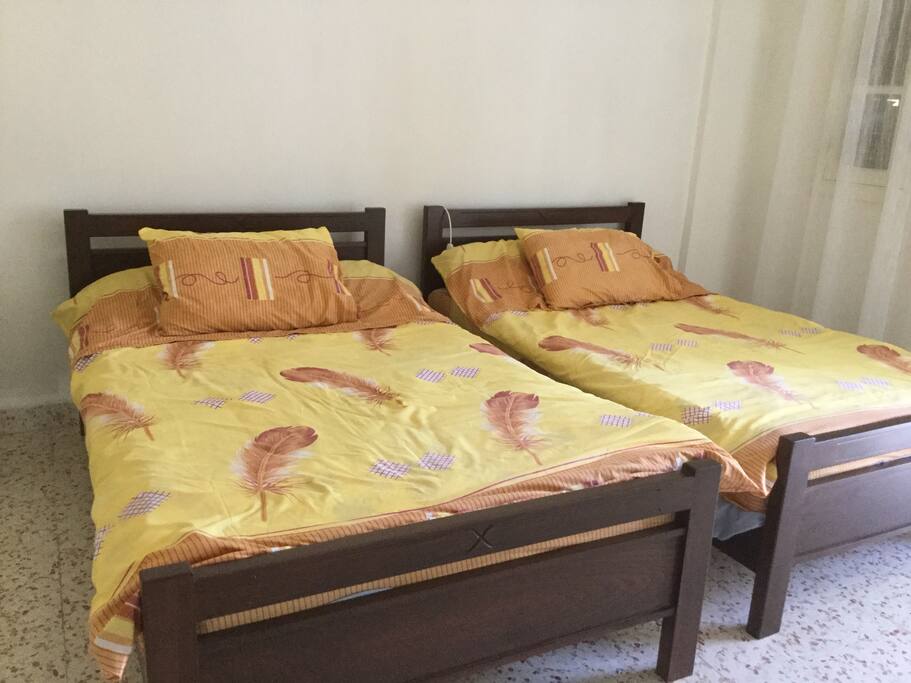 2 beds bedroom