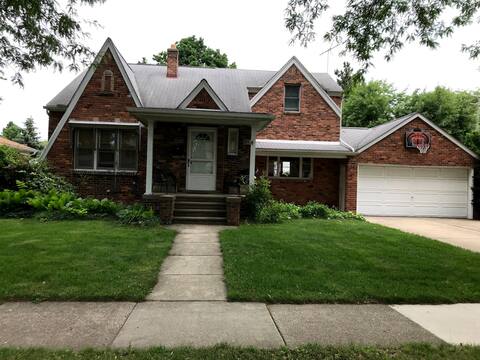 Historic 5-bedroom home,  near Greenfield Village