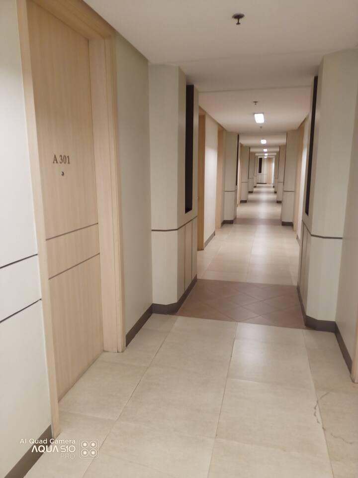 Field Residences Fully furnished 1BR with balcony Condominiums for