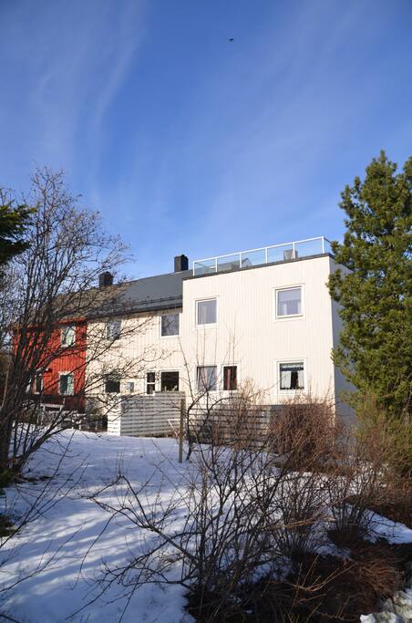 Halvpart av tomannsbolig i hvitt- nytt påbygg fra 2016